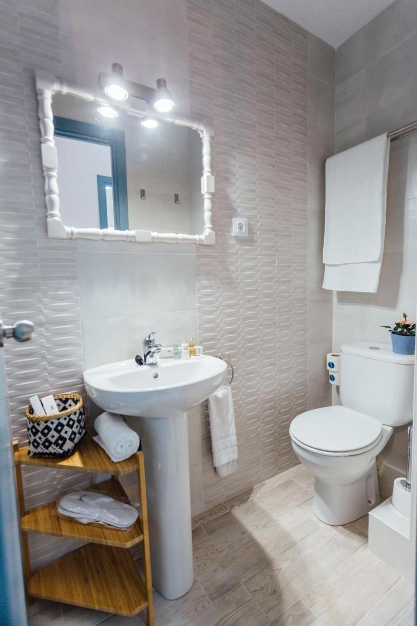 Stunning And Colorful- 4bd 2bth- Santa Cruz Siviglia