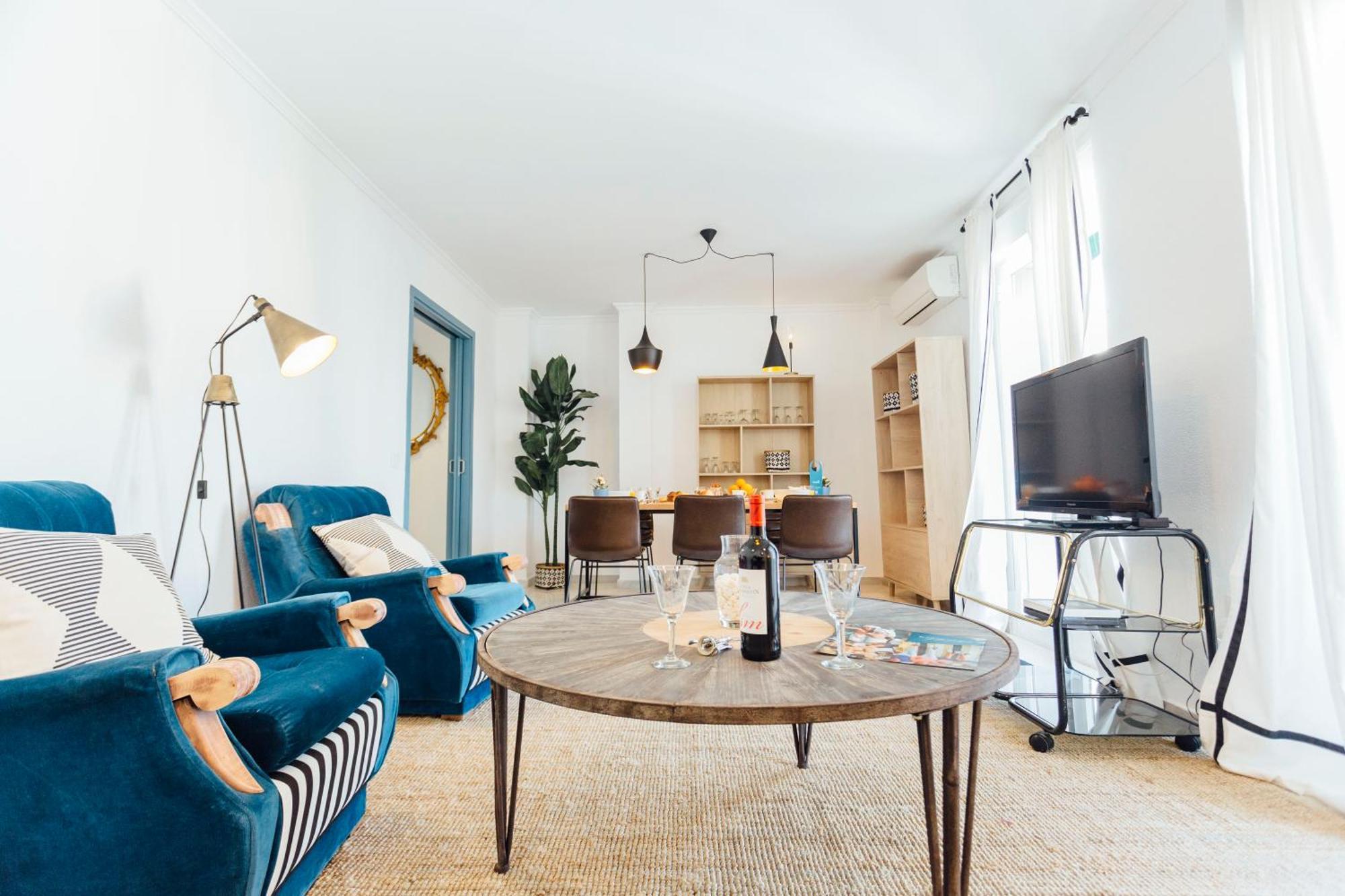 Stunning And Colorful- 4bd 2bth- Santa Cruz * Séville