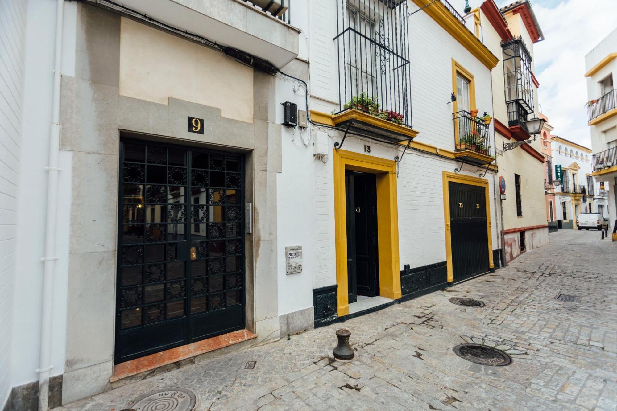 Stunning And Colorful- 4bd 2bth- Santa Cruz Sevilla